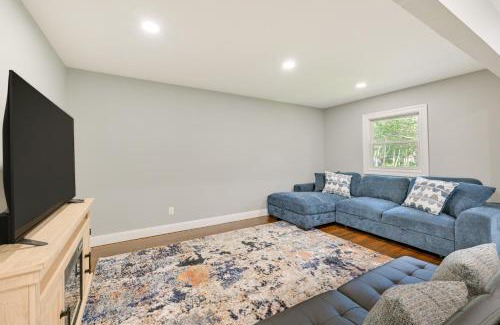 Hampton Bays House | Hampton Bays Retreat Walk to Squires Beach!