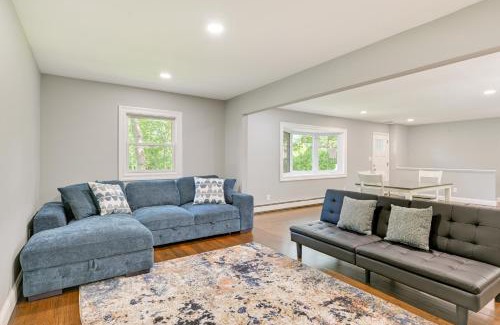 Hampton Bays House | Hampton Bays Retreat Walk to Squires Beach!