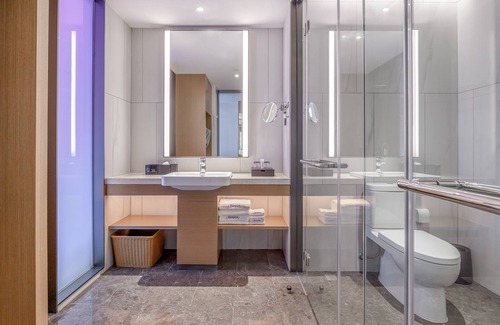 Dongguan City Center Hotel | Hampton by Hilton Dongguan Cntrl Square