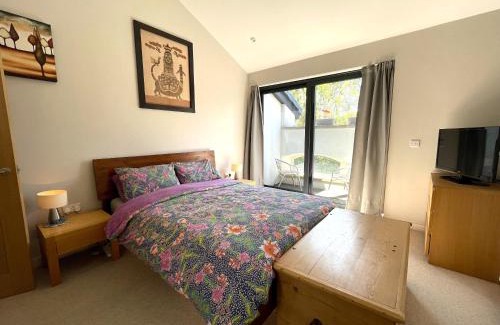 Cotham House | Hampton Hall - Wonderful Converted Home in Redland