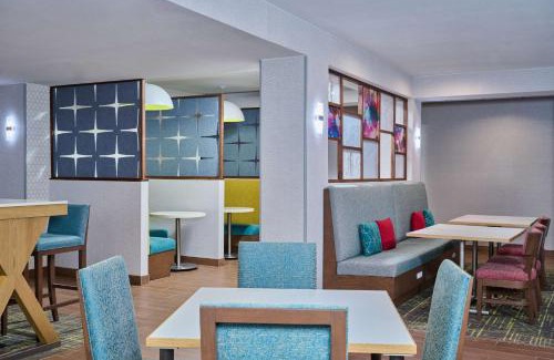 Midtown Anchorage Hotel | Hampton Inn Anchorage