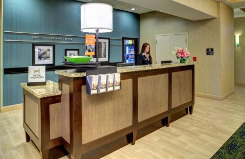 Coconut Creek Hotel | Hampton Inn and Suites Coconut Creek
