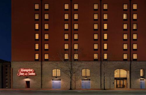 Arts/Warehouse District Hotel | Hampton Inn and Suites New Orleans Convention Center