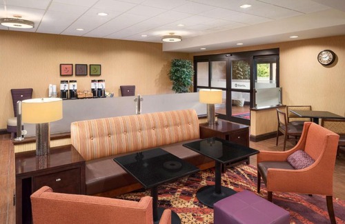 Pricedale Hotel | Hampton Inn Belle Vernon