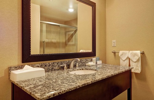 Chilliwack Proper Village West Hotel | Hampton Inn by Hilton Chilliwack