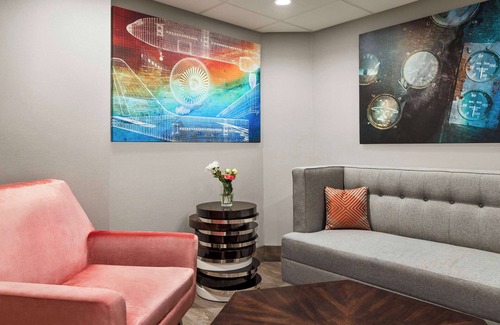 Schiller Park Hotel | Hampton Inn Chicago-O'Hare International Airport