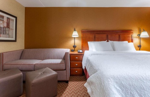 East Peoria Hotel | Hampton Inn East Peoria