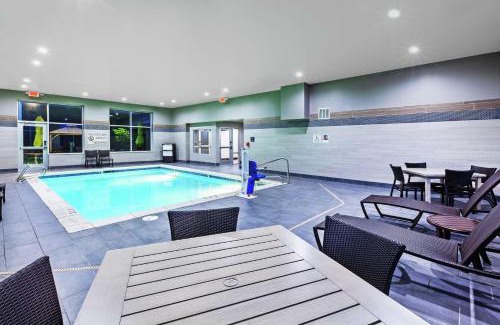New Century Hotel | Hampton Inn Gardner