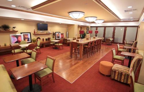 Coliseum Central Hotel | Hampton Inn Hampton-Newport News