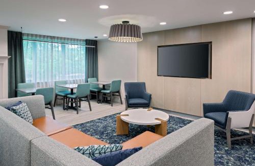 Windsor Hotel | Hampton Inn Hartford Airport