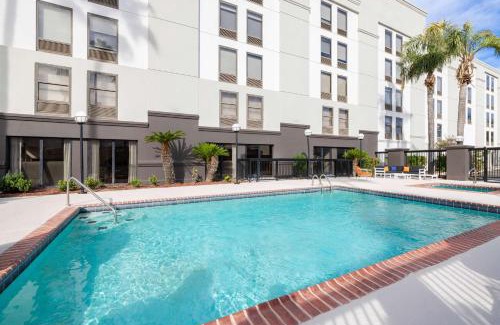 Bonanza Hotel | Hampton Inn Laredo