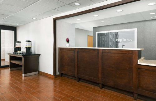 Bonanza Hotel | Hampton Inn Laredo