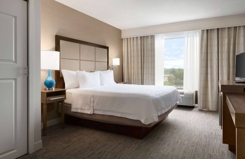 Farmingville Hotel | Hampton Inn Long Island-Brookhaven