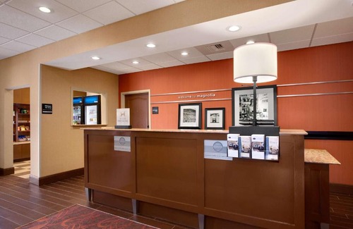 Magnolia Hotel | Hampton Inn Magnolia