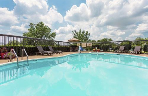 Lakeview Hotel | Hampton Inn Manassas