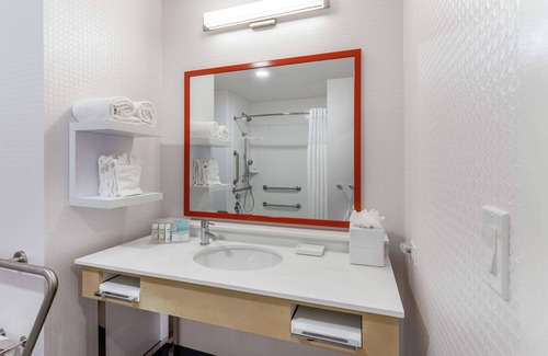 Downtown Oakland Hotel | Hampton Inn Oakland Downtown-City Center