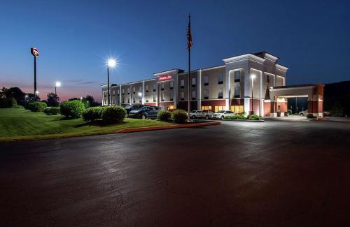 Pine Grove Hotel | Hampton Inn Pine Grove
