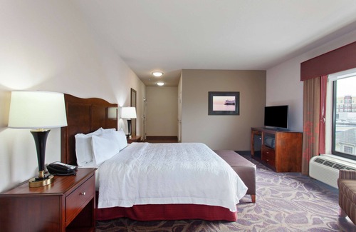 Port Gardner Hotel | Hampton Inn Seattle/Everett