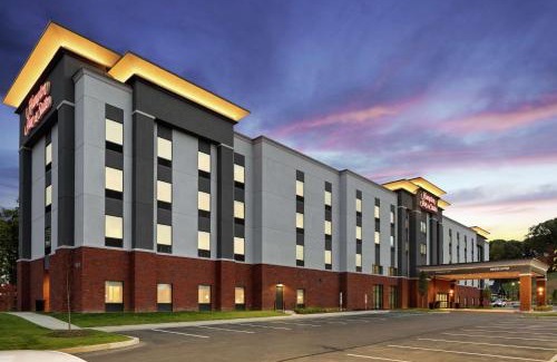 Cranberry Township Hotel | Hampton Inn & Suites Cranberry Township/Mars