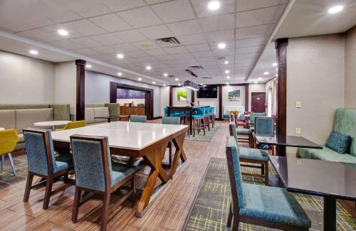 Middleburg Heights Hotel | Hampton Inn & Suites Cleveland-Airport/Middleburg Heights