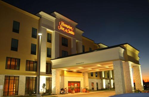 Bastrop Hotel | Hampton Inn & Suites Bastrop