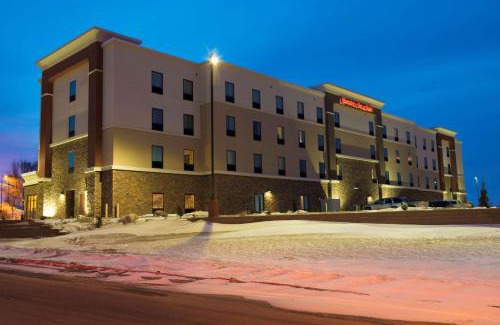 Bismarck Hotel | Hampton Inn & Suites Bismarck Northwest