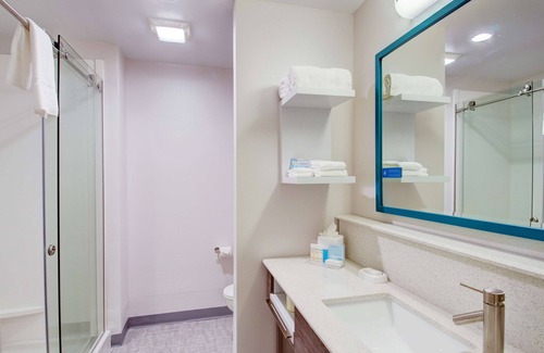 Stoughton Hotel | Hampton Inn & Suites Boston/Stoughton