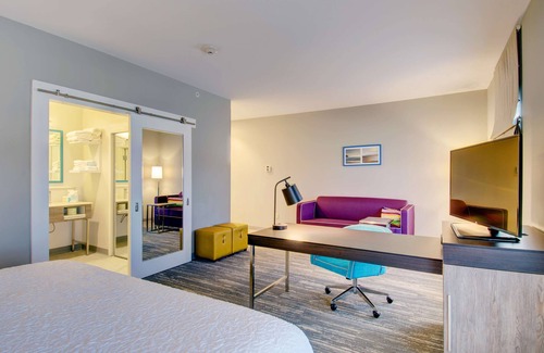 Stoughton Hotel | Hampton Inn & Suites Boston/Stoughton