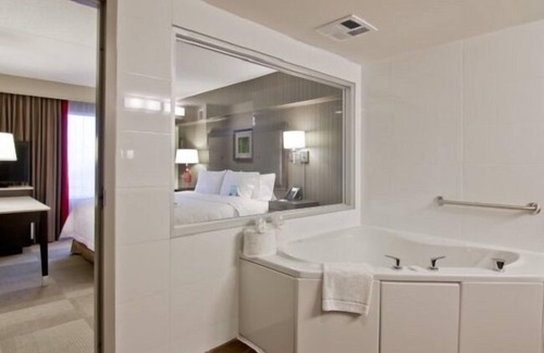 Markham Hotel | Hampton Inn & Suites by Hilton Toronto Markham