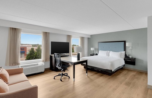 Markham Hotel | Hampton Inn & Suites by Hilton Toronto Markham