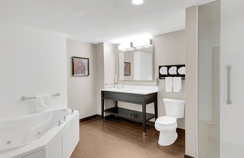 Markham Hotel | Hampton Inn & Suites by Hilton Toronto Markham