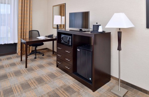 California Hotel | Hampton Inn & Suites California University-Pittsburgh