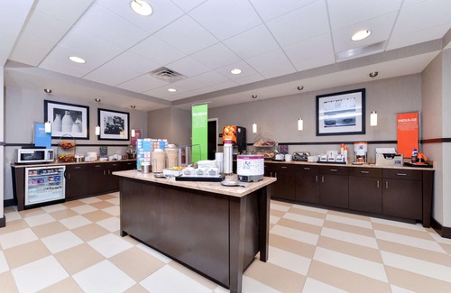 California Hotel | Hampton Inn & Suites California University-Pittsburgh