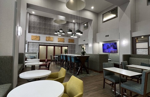 Chico Hotel | Hampton Inn & Suites Chico