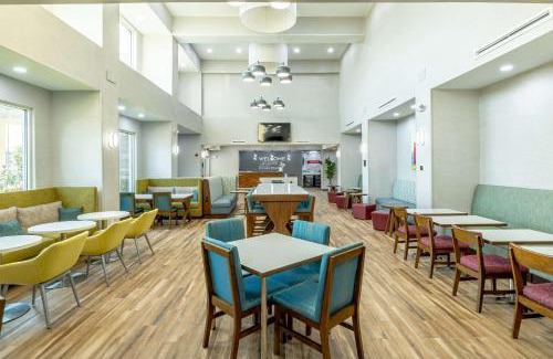 Cleburne Hotel | Hampton Inn & Suites Cleburne