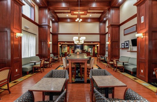 Chesterfield Hotel | Hampton Inn & Suites Detroit/Chesterfield