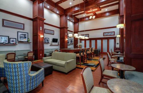 Chesterfield Hotel | Hampton Inn & Suites Detroit/Chesterfield