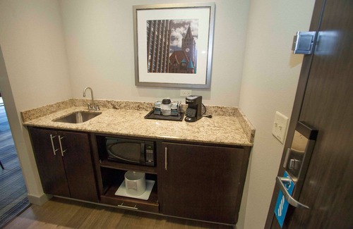 West Seventh Hotel | Hampton Inn & Suites Downtown St. Paul