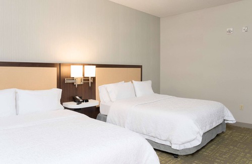Okemos Hotel | Hampton Inn & Suites East Lansing/Okemos