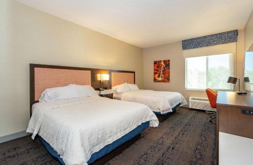 Woodlands Village Hotel | Hampton Inn & Suites Flagstaff - West