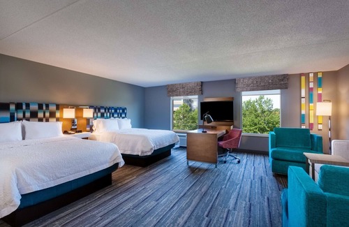 Herndon Hotel | Hampton Inn & Suites Herndon-Reston