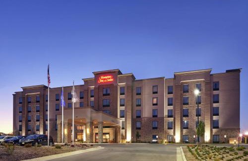 Franklin Hotel | Hampton Inn & Suites Milwaukee/Franklin