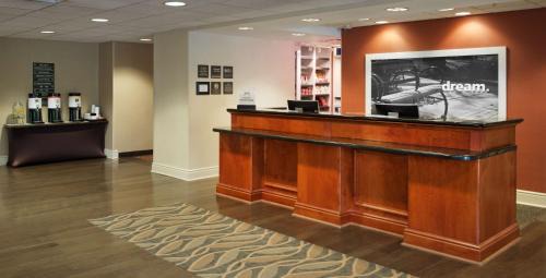 Strabane Hotel | Hampton Inn & Suites Pittsburgh-Meadow Lands