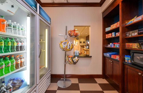 Plymouth Hotel | Hampton Inn & Suites Plymouth