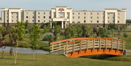 Red Deer Hotel | Hampton Inn & Suites Red Deer