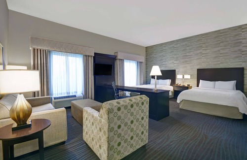 Robbinsville Hotel | Hampton Inn & Suites Robbinsville