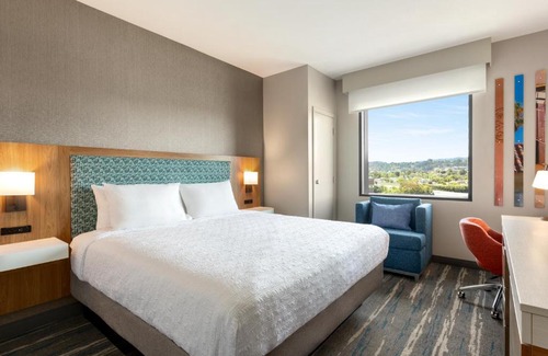 East San Mateo Hotel | Hampton Inn & Suites San Mateo-San Francisco Airport