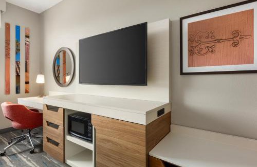 East San Mateo Hotel | Hampton Inn & Suites San Mateo-San Francisco Airport