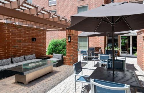 Charlottesville Hotel | Hampton Inn & Suites Charlottesville at the University