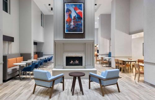 Charlottesville Hotel | Hampton Inn & Suites Charlottesville at the University